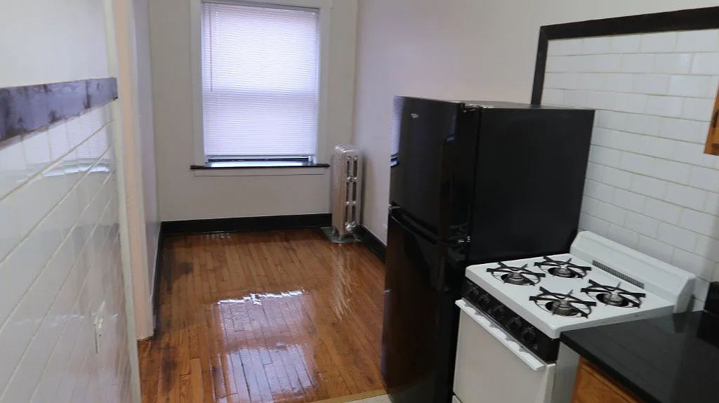 Building Photo - 4354 N Elston Ave #307