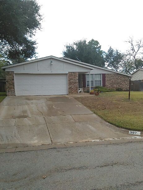 1st image of 307 Hallmark Dr