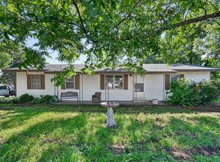 108 S Lakeview Dr, Lake Dallas, TX 75065