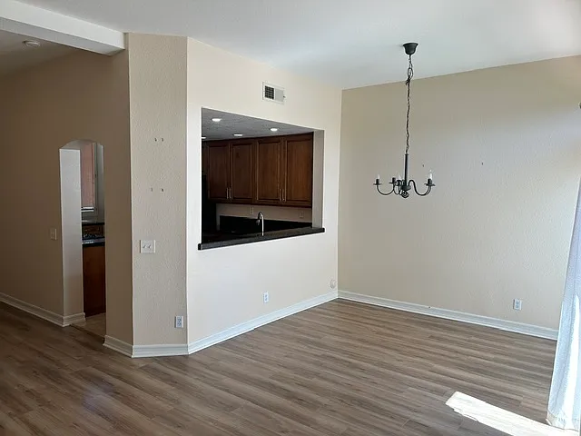 600 Kingswood Ln #F — Photo 8