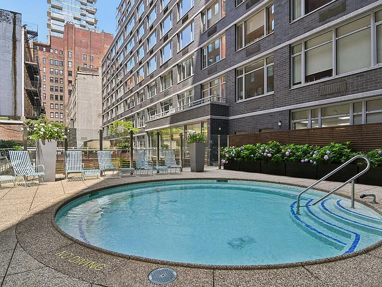 88 Leonard — Photo 27