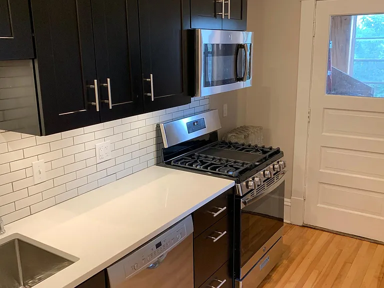 3337 Hennepin Ave — Photo 2