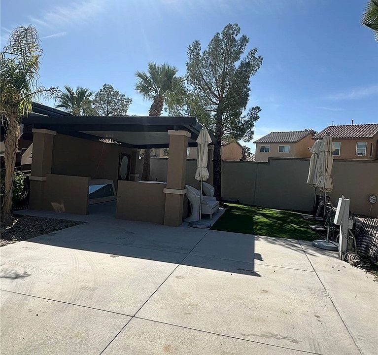 2nd image of 8175 Arville St #215