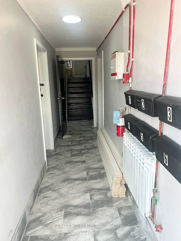 1 bed, $1,400 — Photo 2