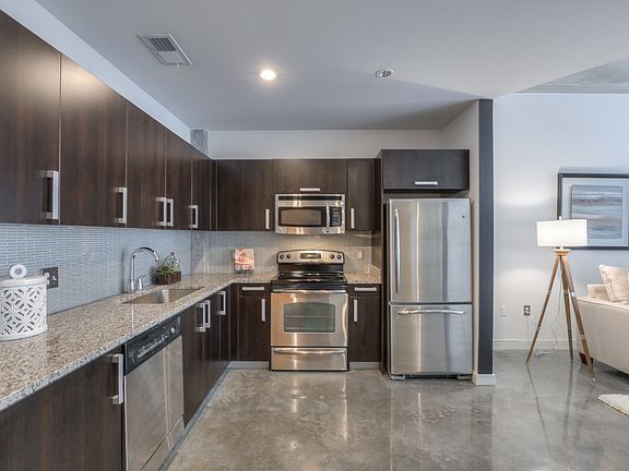 4th image of 600 12th Ave S APT 503