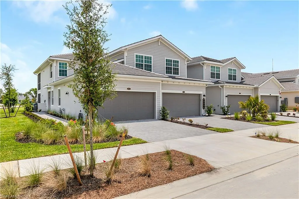 3 bed, 2.0 bath, 1741 sqft, $8,800 — Photo 1