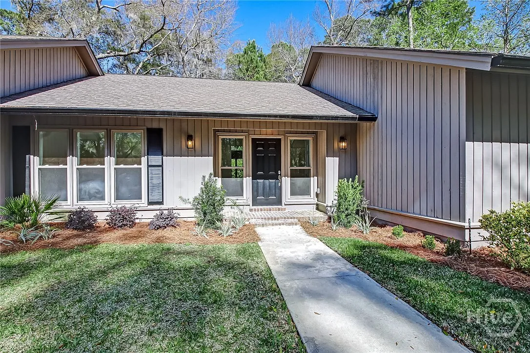 3 bed, 2.0 bath, 2656 sqft, $4,000 — Photo 3