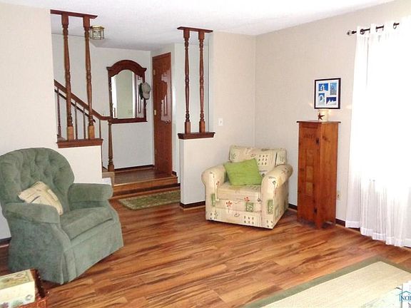 5th image of 401 Fairview Dr