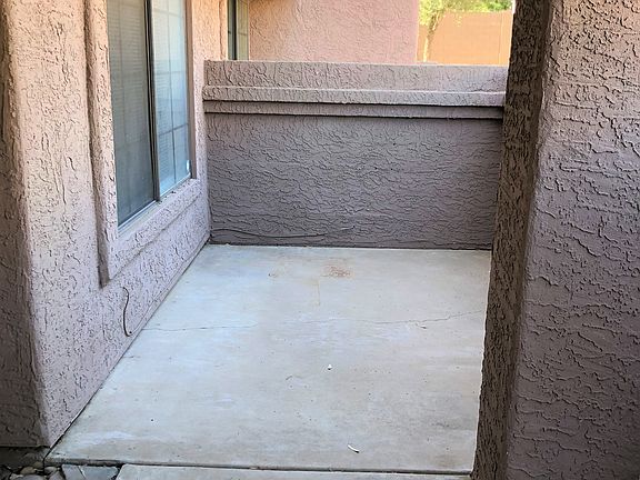 4th image of 700 E Mesquite Cir