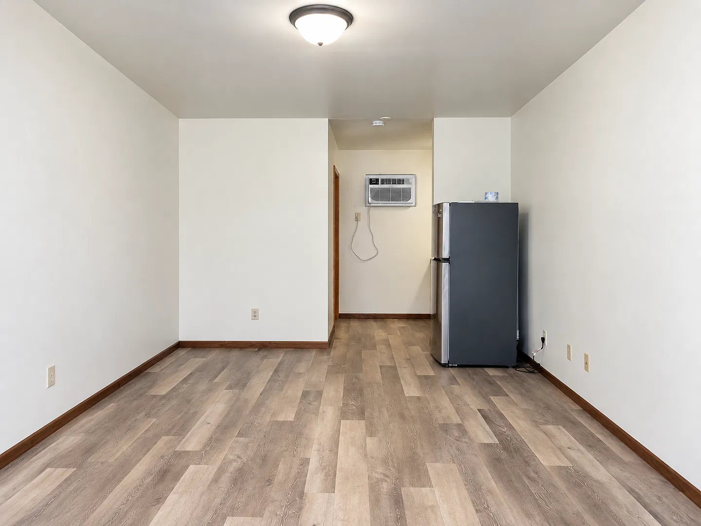 Newly Remodeled Studio Apartment All Utilities Included! — Photo 2