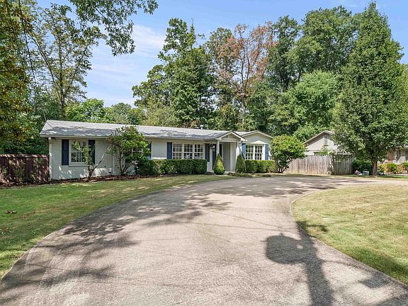 3rd image of 3820 Buckingham Pl