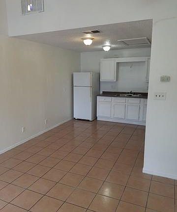 2nd image of 7613 Windsor Oaks