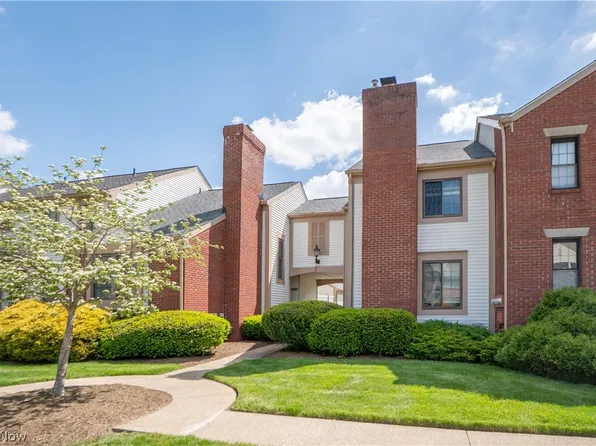 1836 Beechwood Ave NE, North Canton, OH 44720
