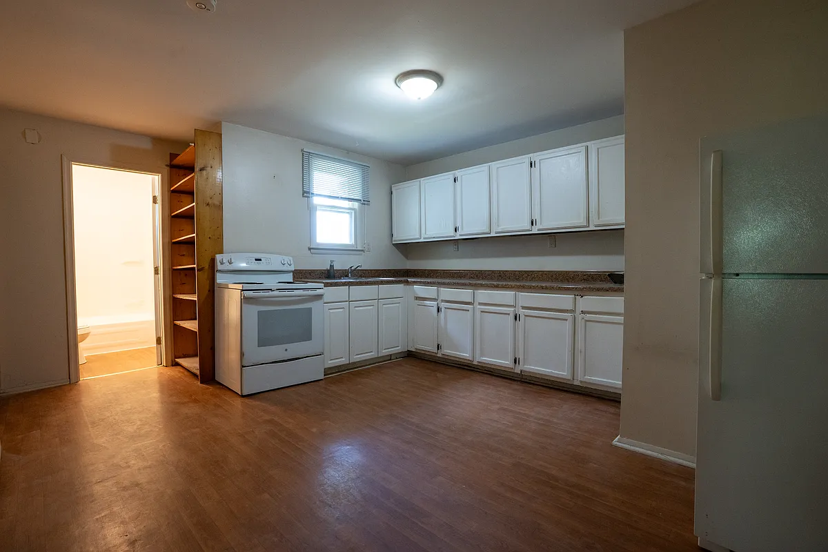 Building Photo - 712 McKnew Rd #2