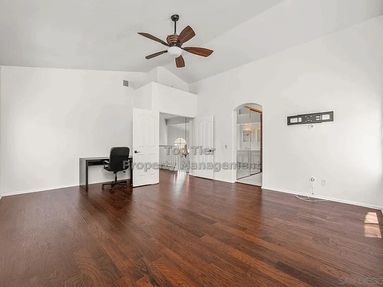 1690 Mountain Pass Cir — Photo 11