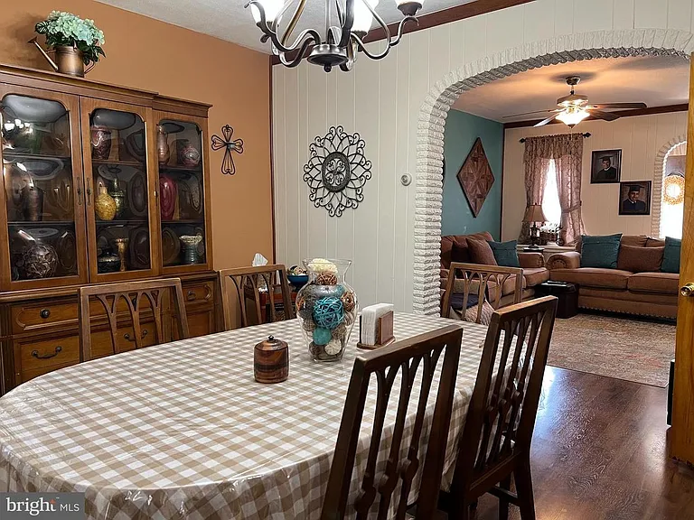 3531 Sheffield Ave — Photo 10