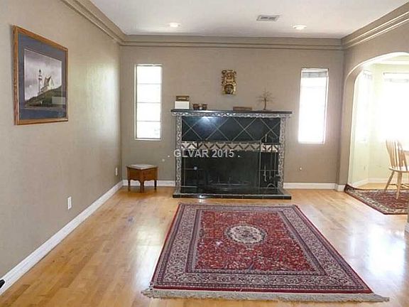 2nd image of 822 Park Paseo