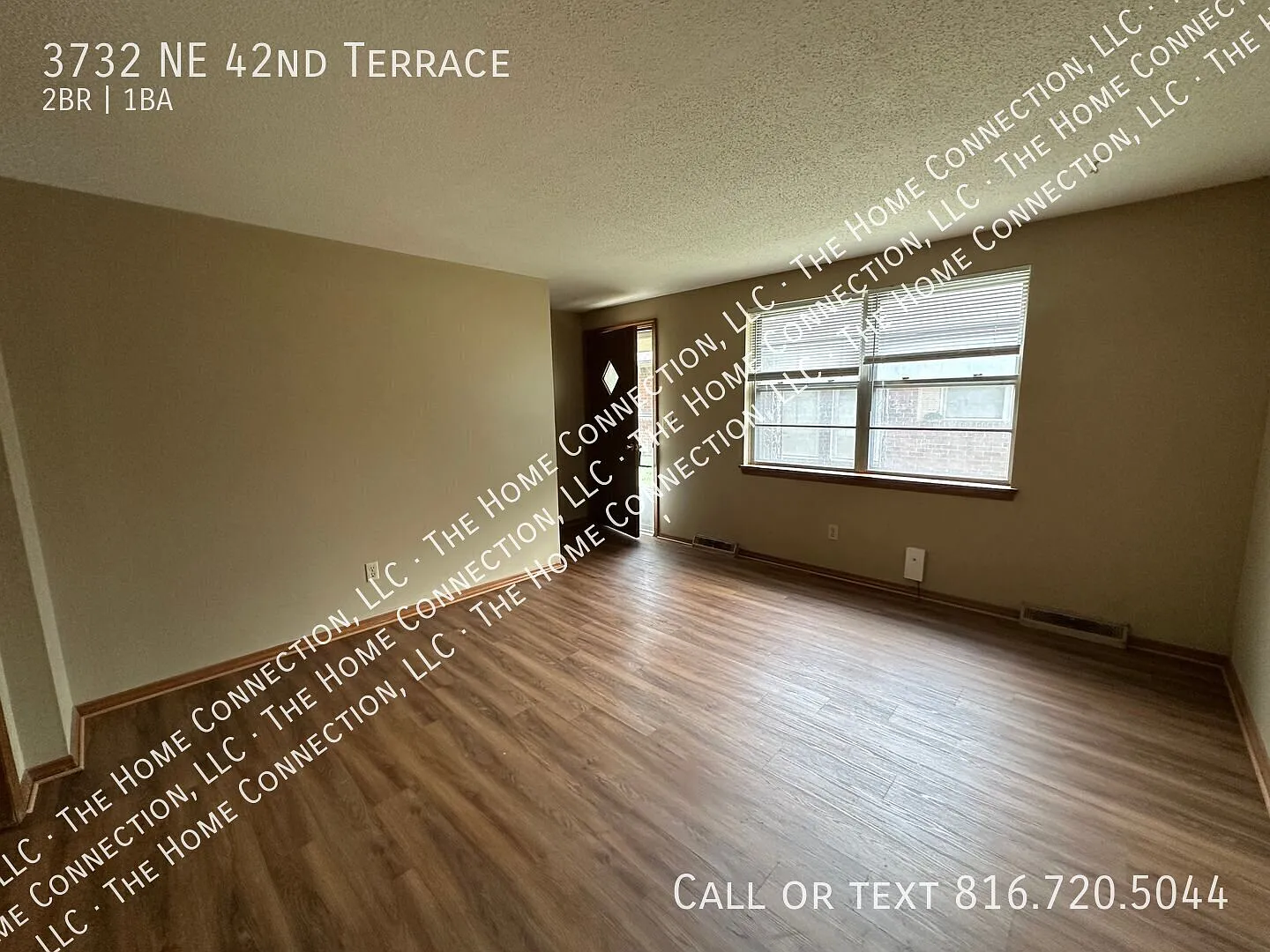 2 Bed / 1 Bath Townhouse with Attached Garage — Photo 3