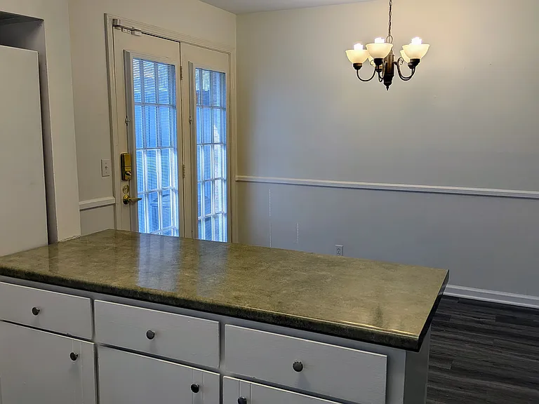 510 Basswood Ave #4 — Photo 3