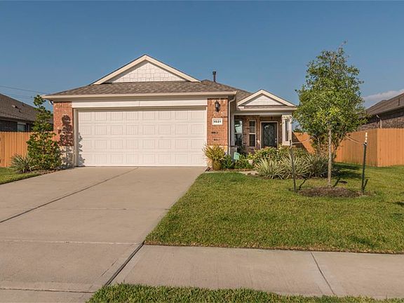 2nd image of 1521 Tuscan Village Dr