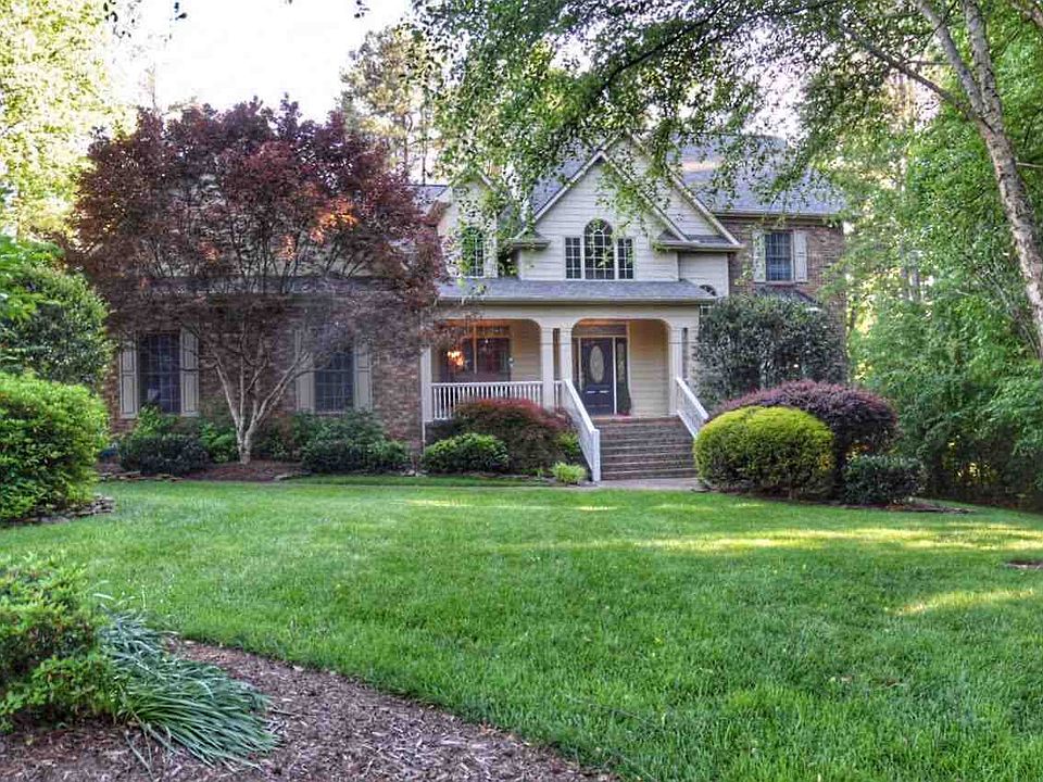 1st image of 215 Cates Pond Ct