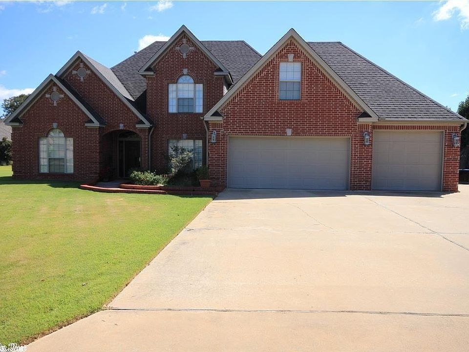 1st image of 103 Versailles Ct