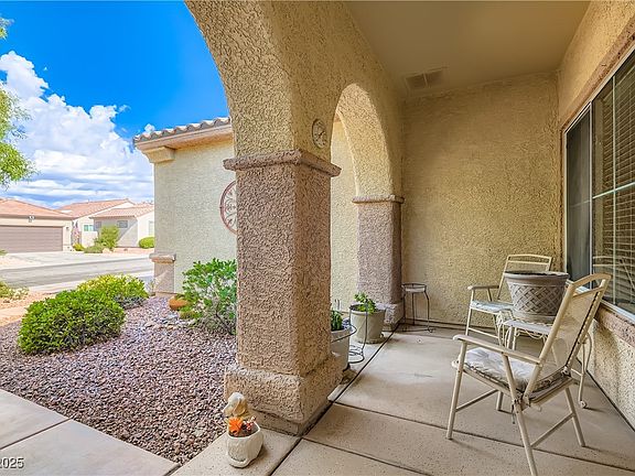 3rd image of 2312 Desert Fox Dr