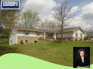 2420 Eason, howell, MI 48855