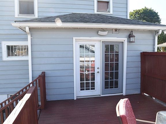 4th image of 1058 Lincoln St