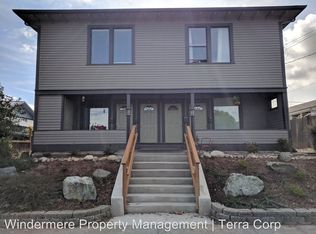 1109 8th St #A, Anacortes, WA 98221