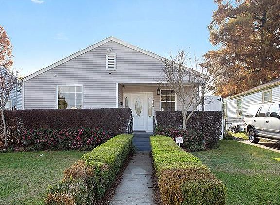 2nd image of 306 Warrington Dr