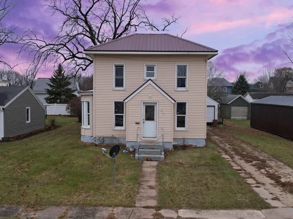 213 S Guilford St, Sumner, IA 50674