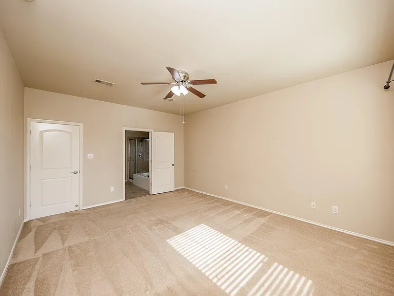 4019 Windmill Creek Dr — Photo 17