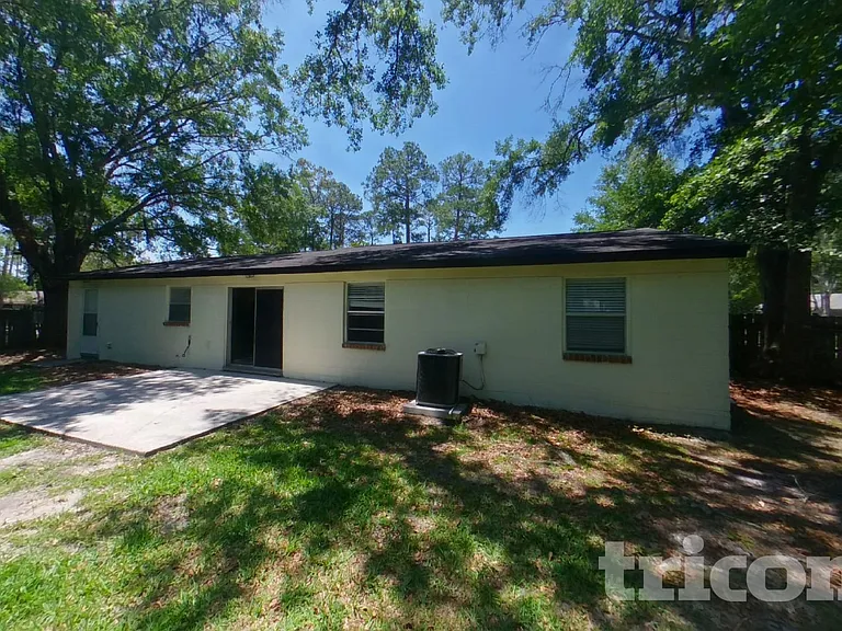 2718 Pinewood Blvd N — Photo 14