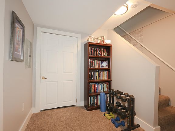 4th image of 14 Artillery Lane #U-B