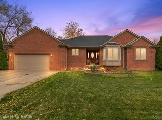 2926 Alexander Ave, Rochester Hills, MI 48309