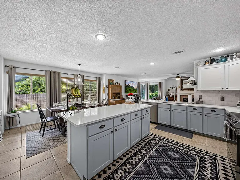 13611 Thessaly — Photo 20