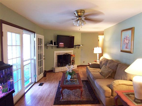 2nd image of 2673 Edwin Dr