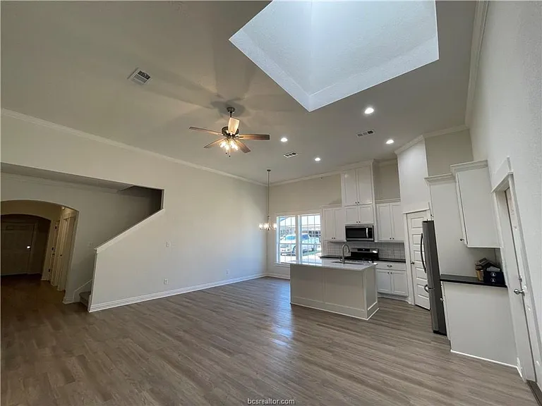 1544 Bennett St — Photo 24