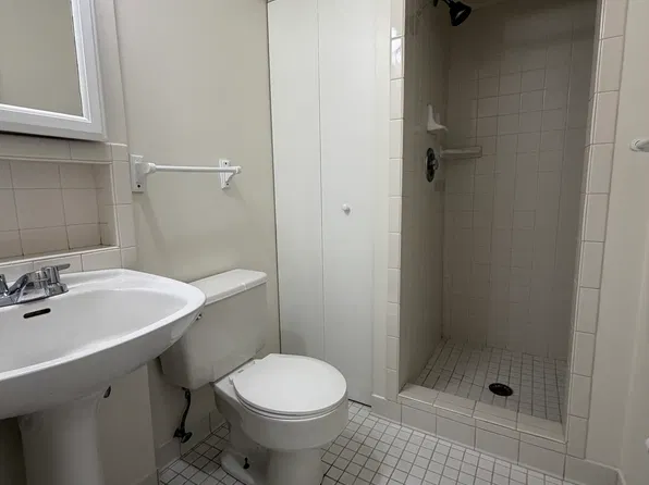 5904 Roberts Common Ct, Burke, VA 22015