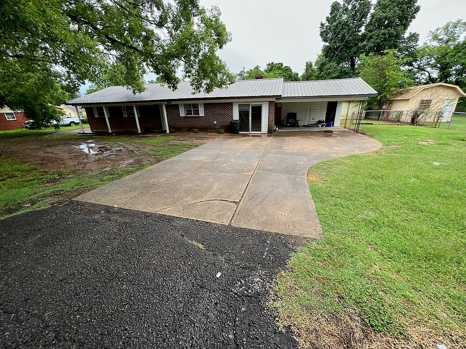 1st image of 309 Stadium Dr