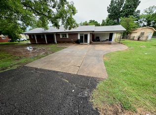 309 Stadium Dr, Poteau, OK 74953