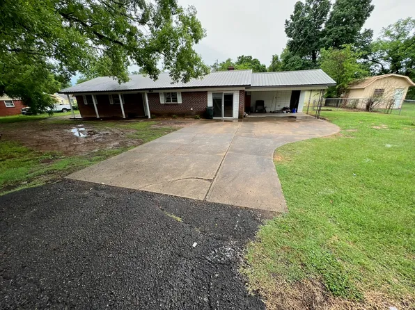 309 Stadium Dr, Poteau, OK 74953