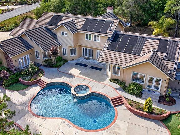 2nd image of 302 Pine Forest Dr