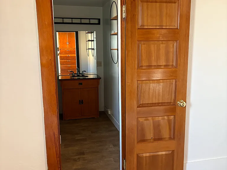 330 Browning Ave #B — Photo 11