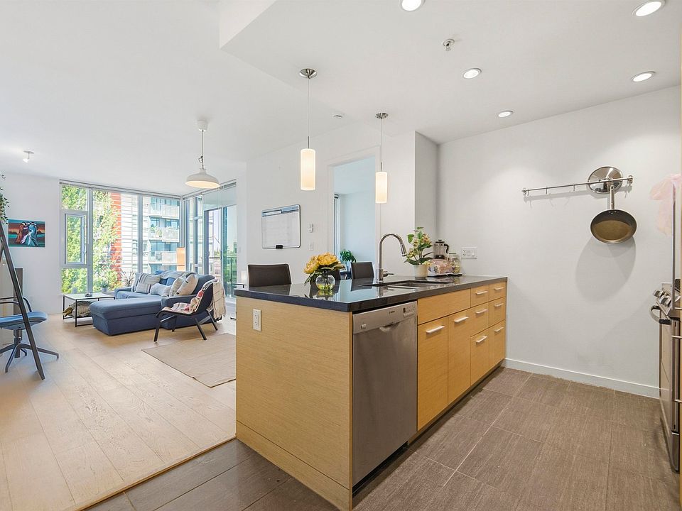 1st image of 2528 Maple St #403