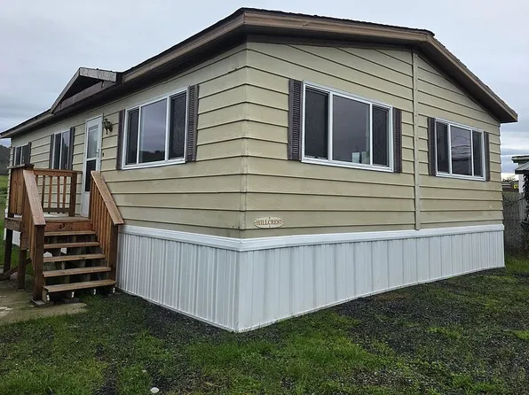 127 Berry Loop Ln, Roseburg, OR 97471