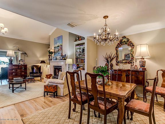 5th image of 5400 Water Oak Ln Unit 106