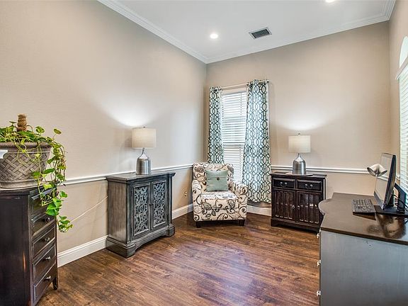 4th image of 1029 Appalachian Ln