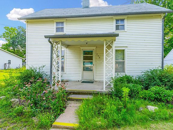4th image of 206 S Birch St